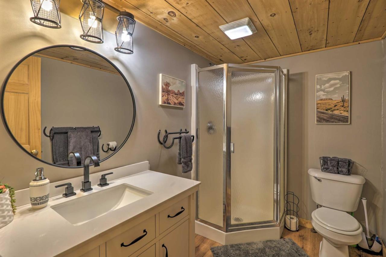 Cozy Retreat With Porch And Double Jj Resort Access! Rothbury Eksteriør billede